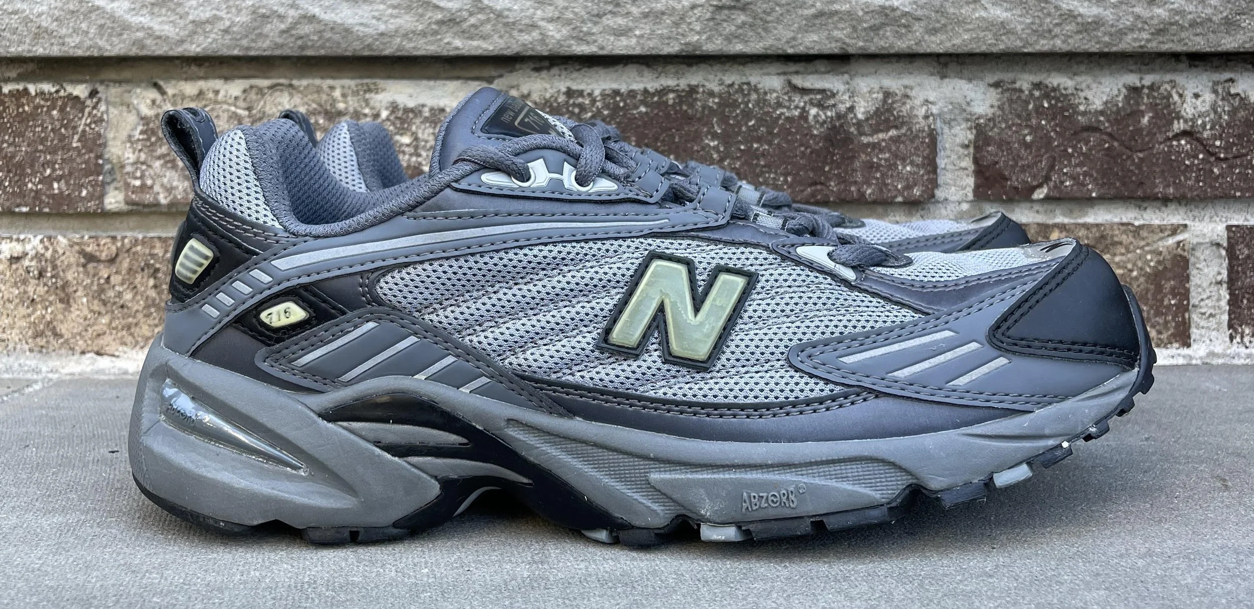 Side of NB 716.jpg
