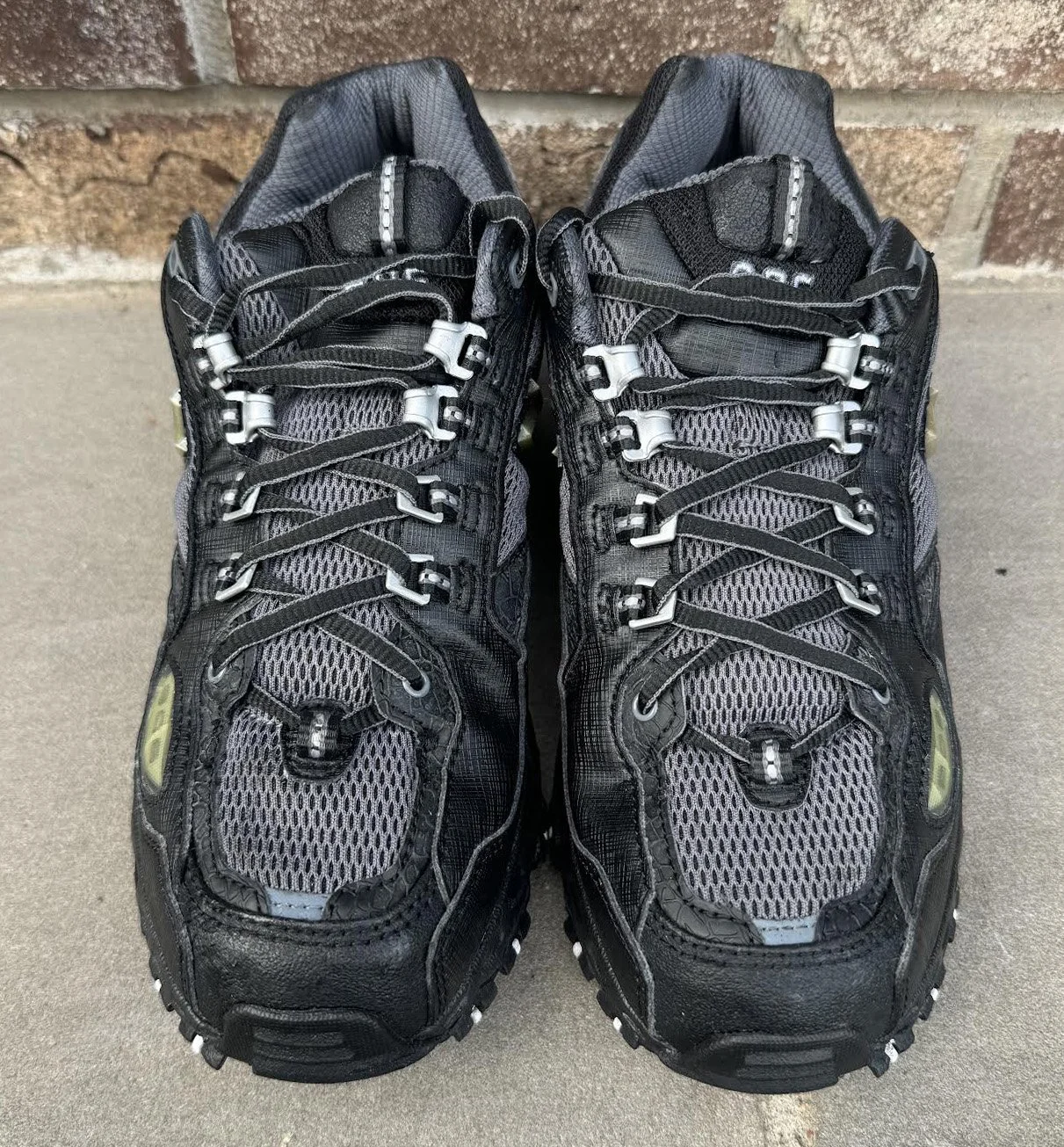 front of NB 608 blk grey .jpg