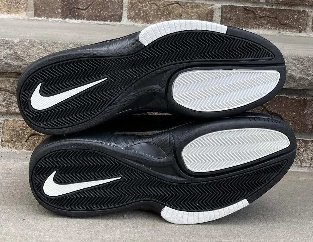 bottom of Nike Total Package black white .jpg