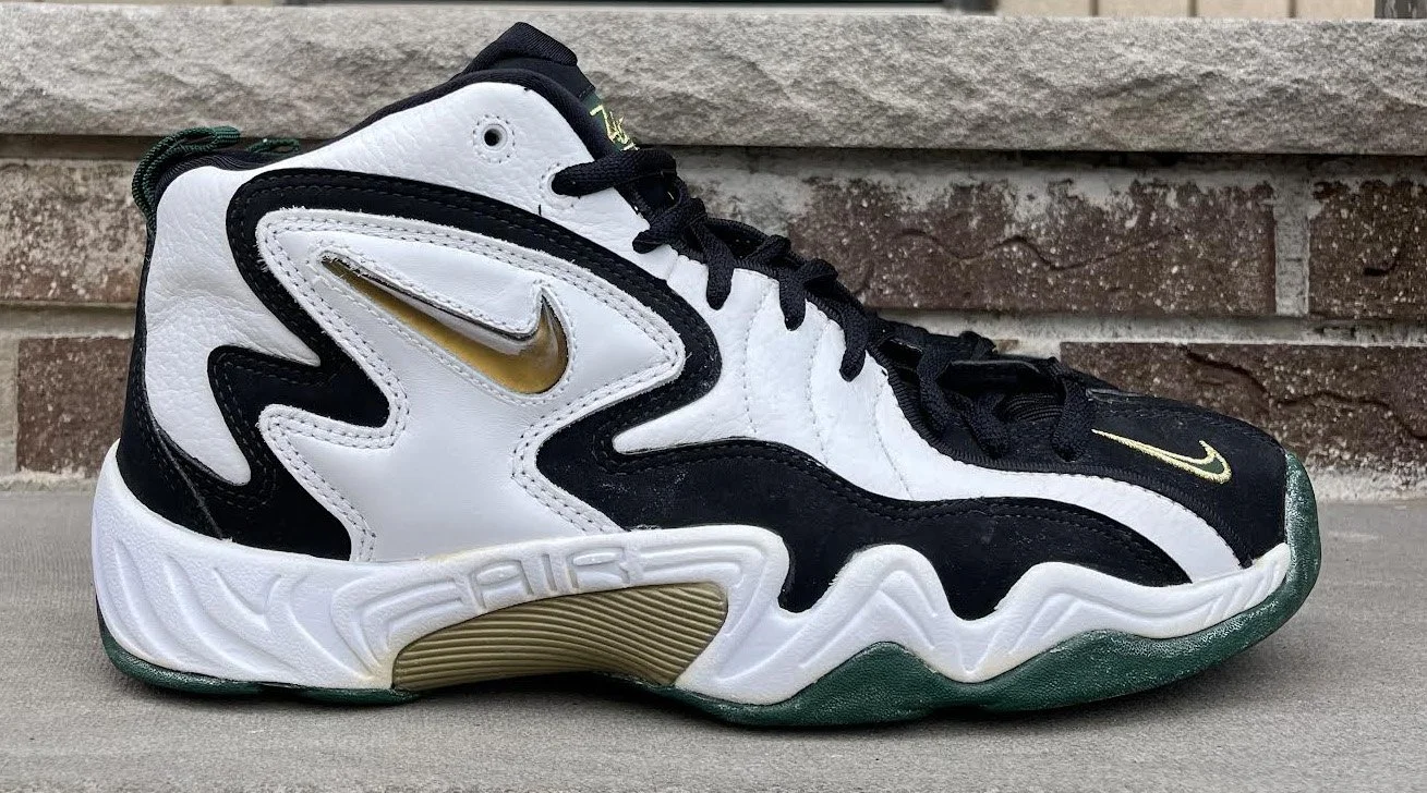 Vintage Nike 90s Air Winged Flight Size 8.5 - 1996 Nike Air Winged Flight in Deadstock  main image 4