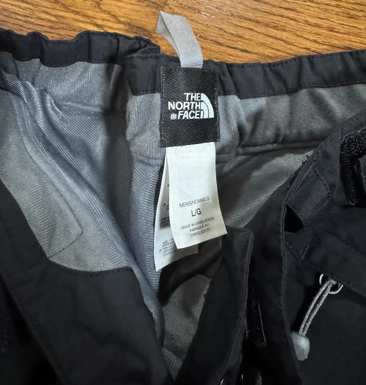 TNF 00s Black tag.jpg