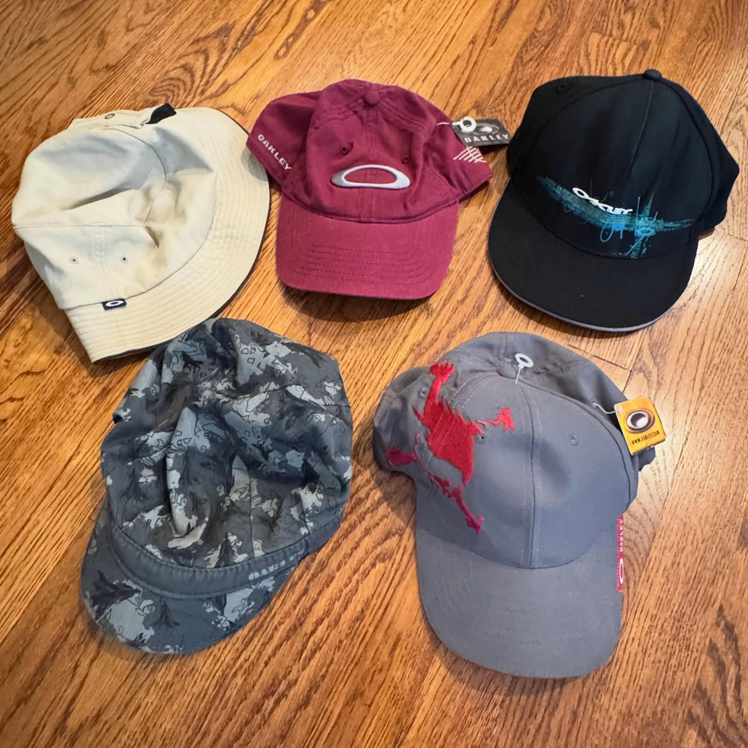 More newly listed Oakley hats