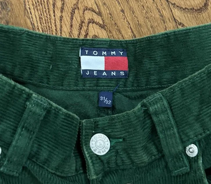 Tommy Jeans 90s tag.jpg