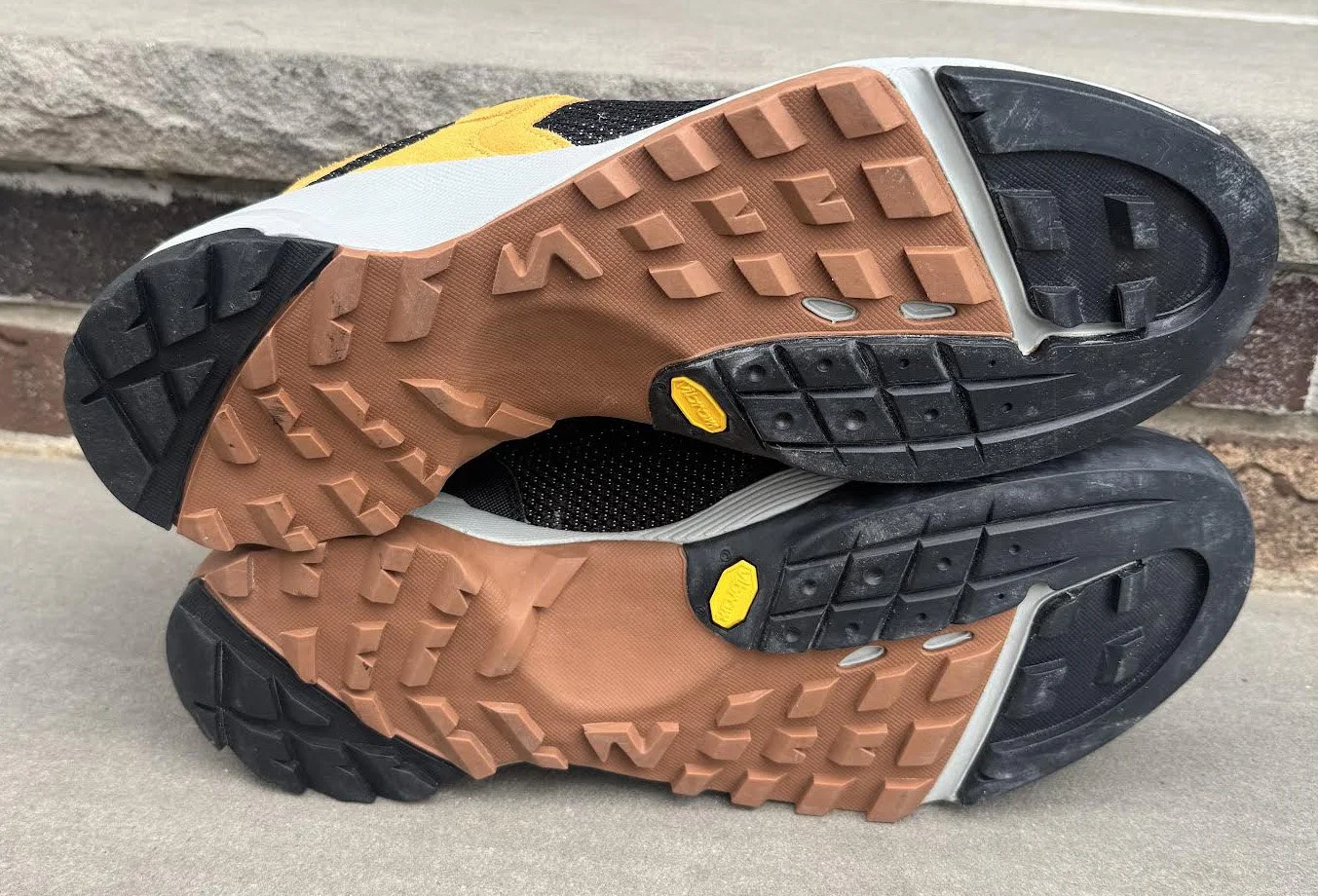 bottom Nike Air ACG Teewinot Wheat : Black.jpg