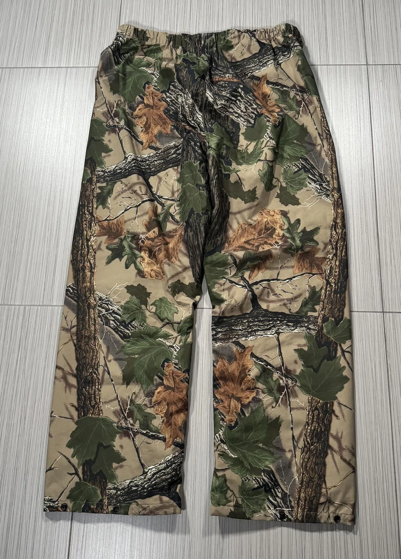 back of Realtee gore tex pants.jpg