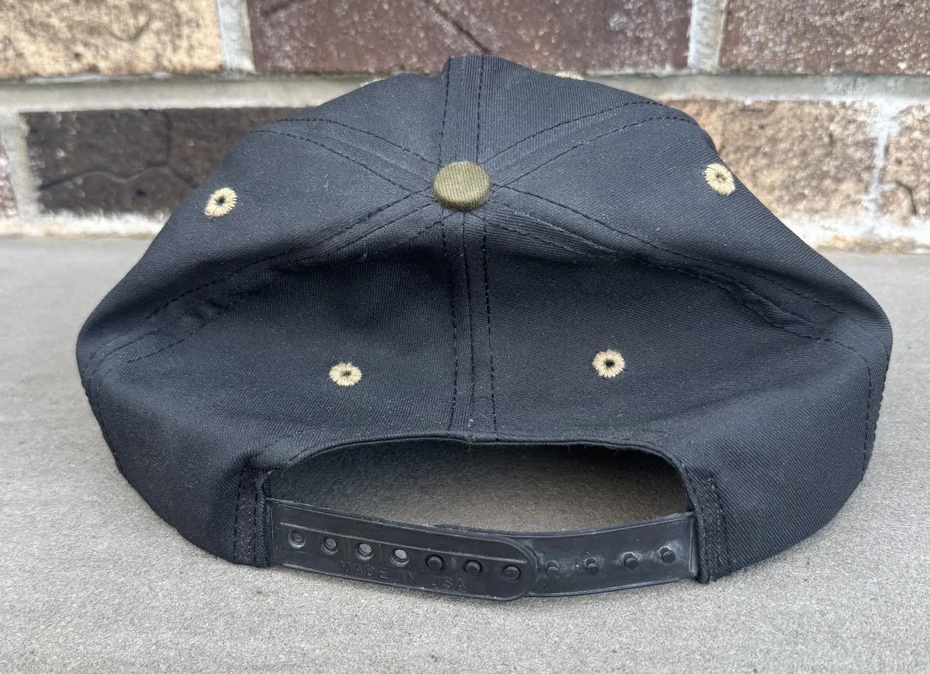 back of Stussy Snapback.jpg
