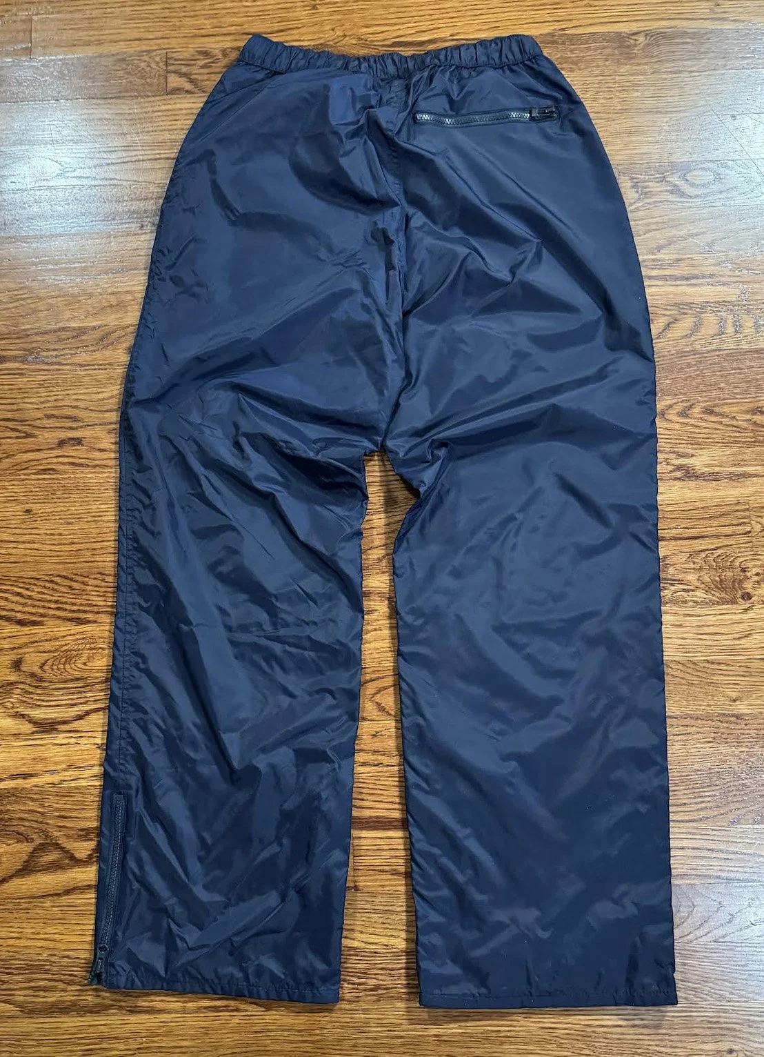 back of Tommy Jeans pants .jpg