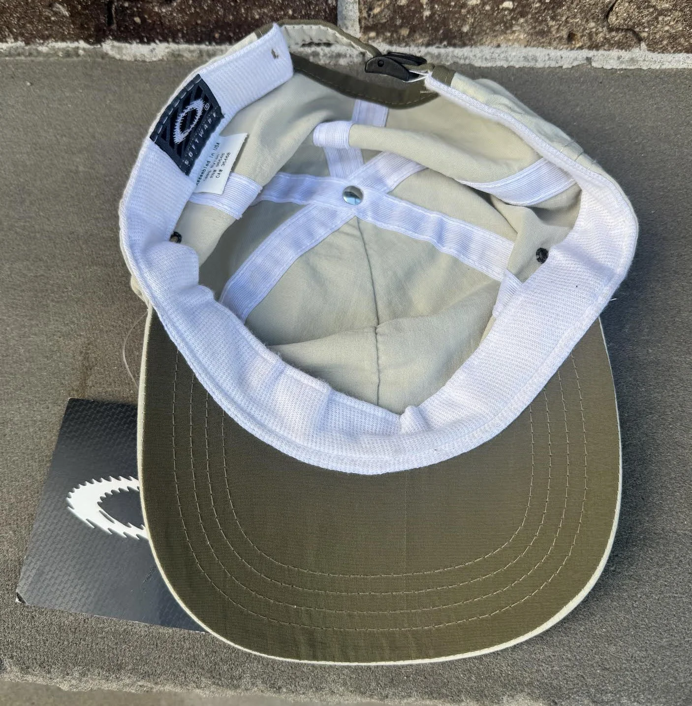 inside of Oakley cap 00s .jpg