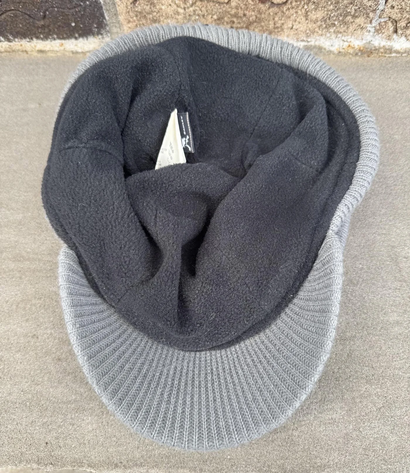 inside of Oakley brimmed hat.jpg