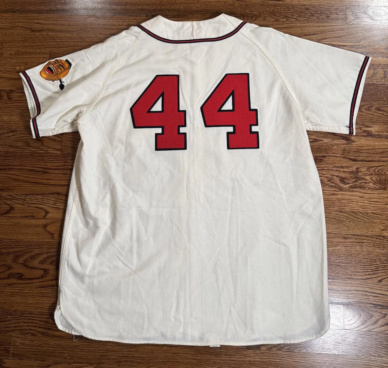 back of Hank aaron mitchell and ness jersey .jpg