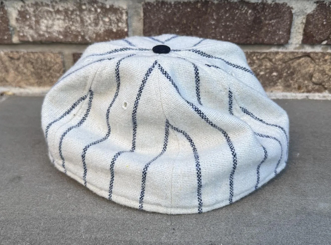 back of Yankees fitted hat pinstripe.jpg