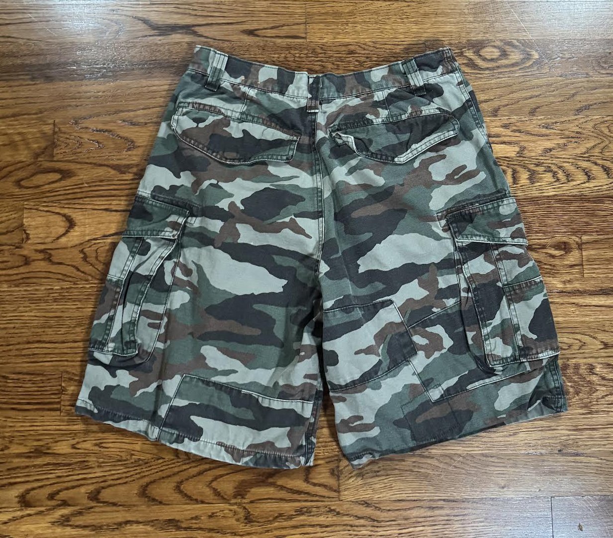 back of Camo avirex shorts .jpg