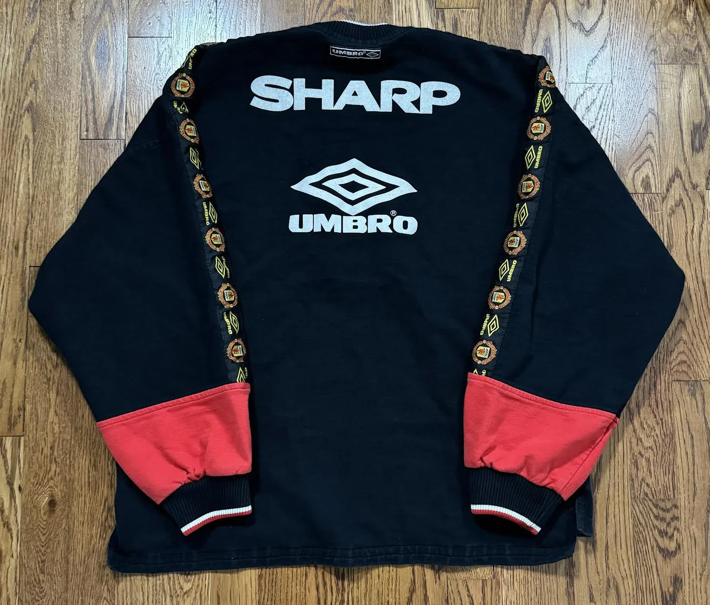 Back of Umbro Sweatshirt Manchester United .jpg