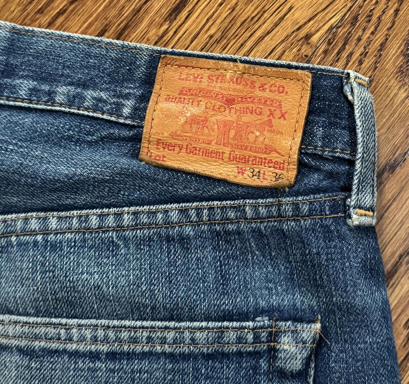 vtg LEVIS tag.jpg