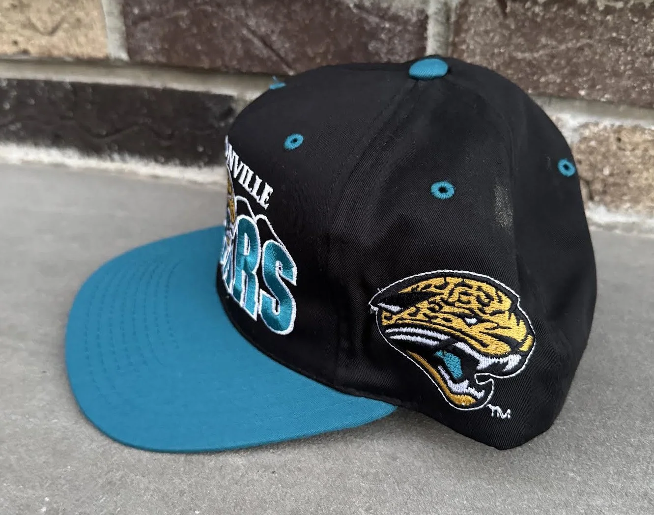 Side of Jags hat.jpg