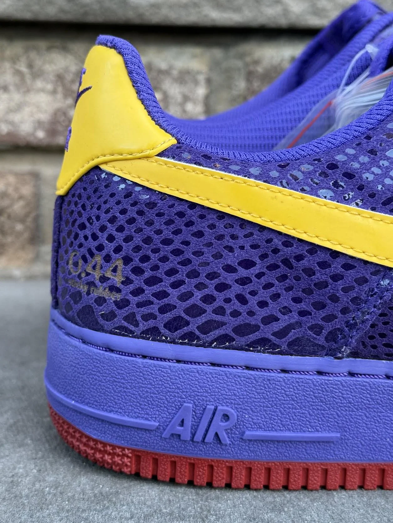 044 sticky rubber .jpg