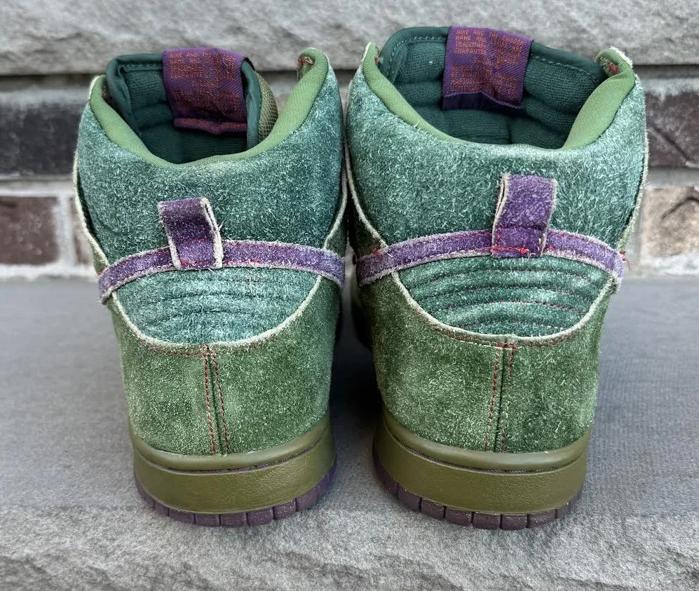 Back of Nike Skunk Dunk .jpg