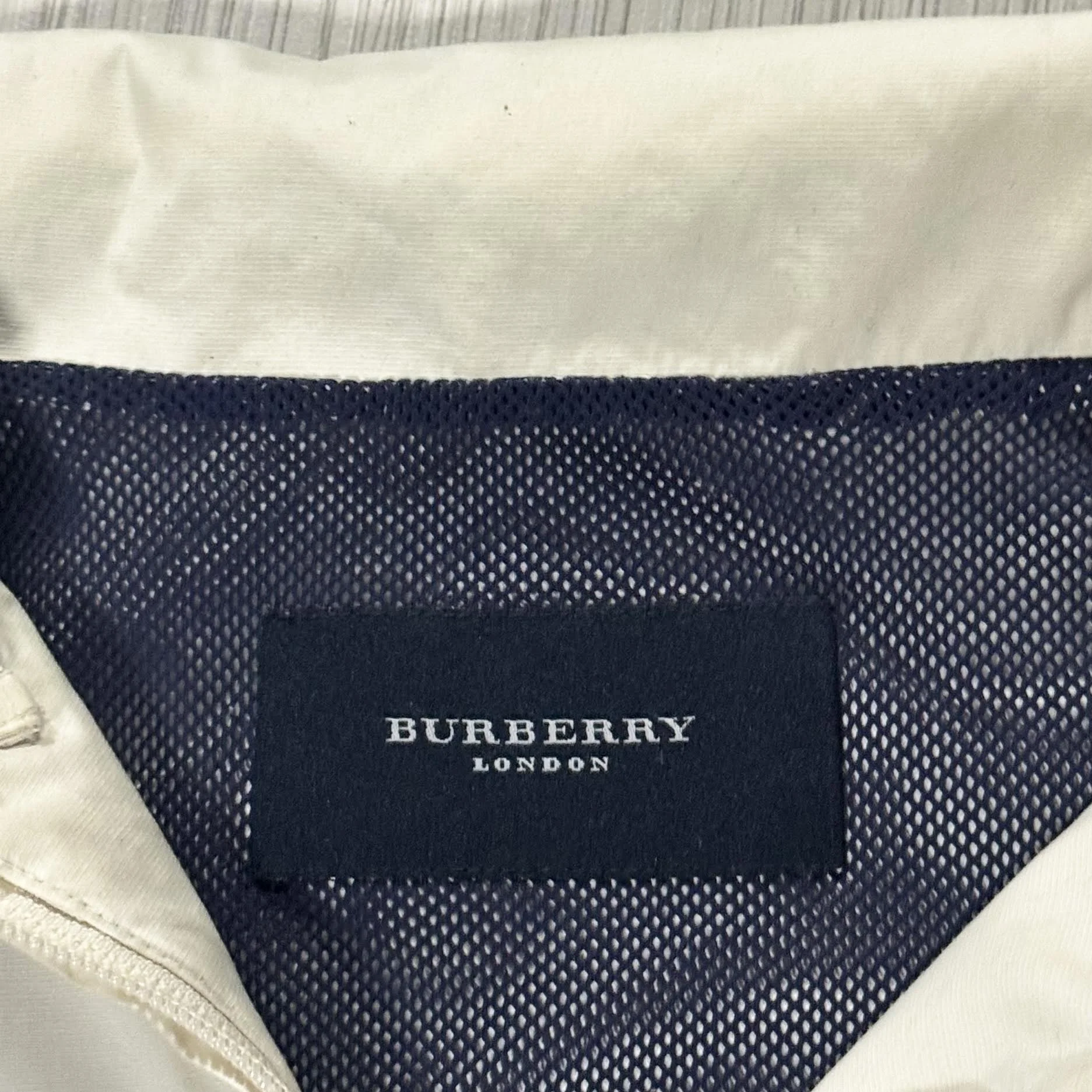 BURBERRY LONDON TAG.jpg
