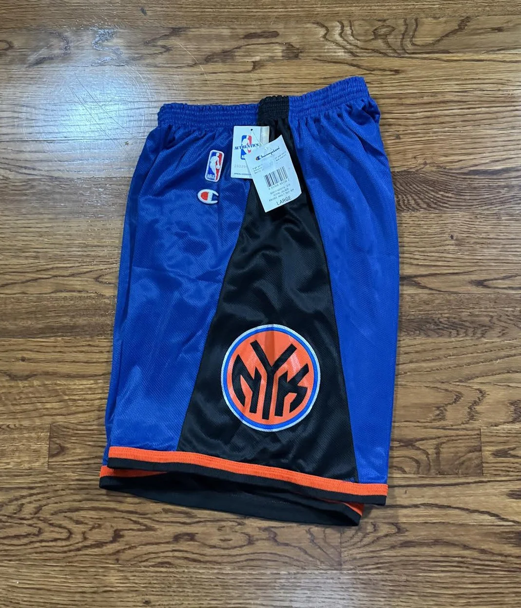 Knicks logo on Uniform Shorts .jpg