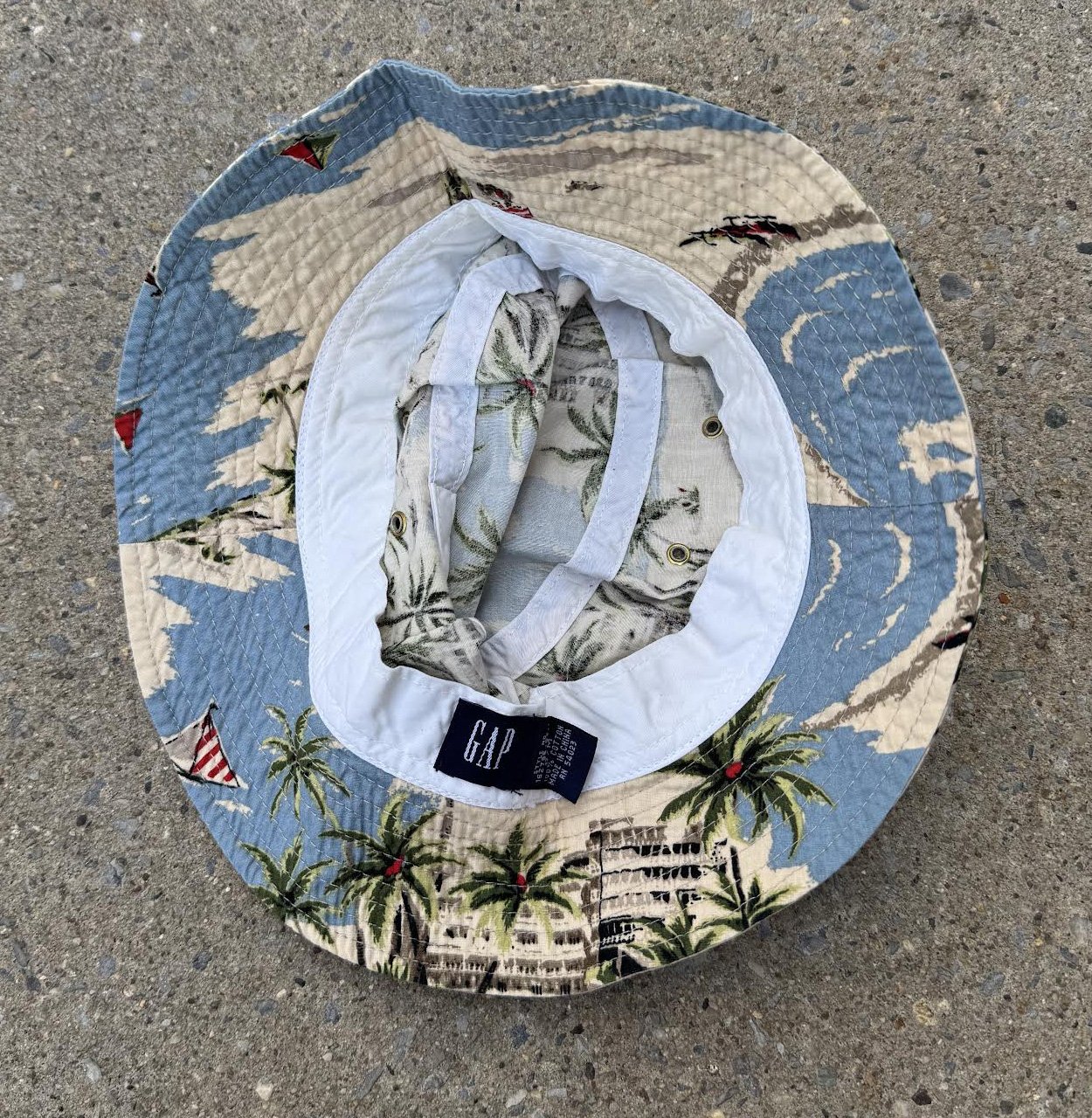 inside of Gap bucket hat.jpg