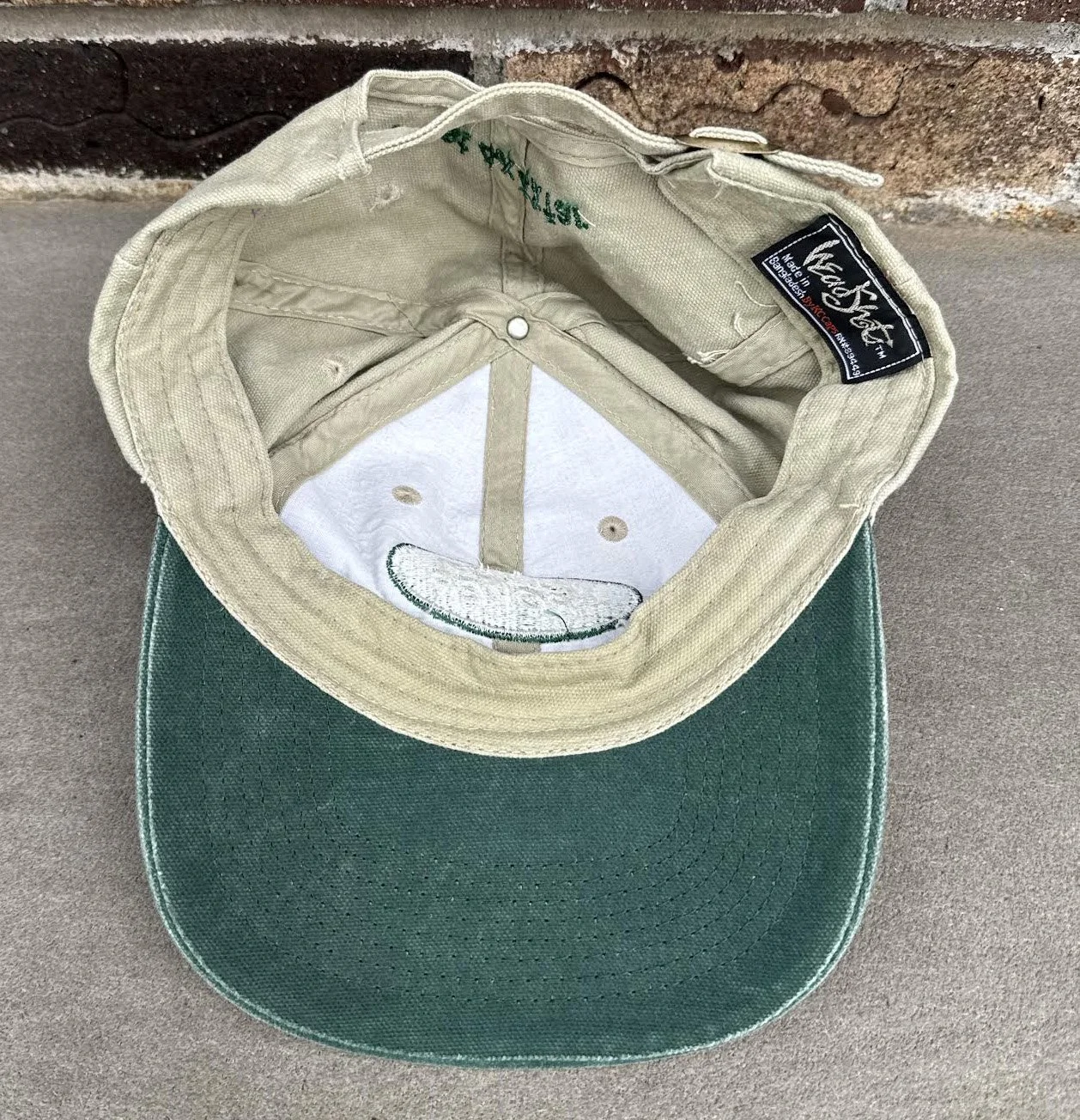 inside of Land Rover Cap.jpg