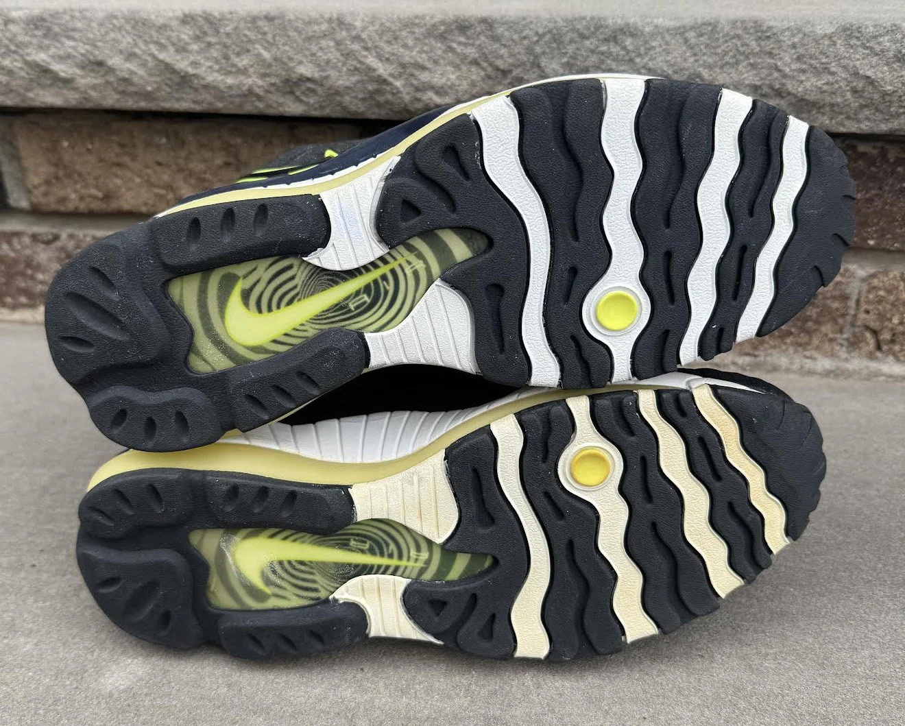 bottom of Nike Jerry Rice .jpg