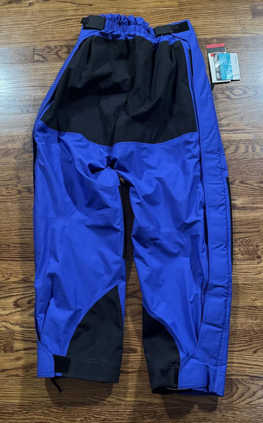 back of Nike ACG Storm Fit Pants .jpg