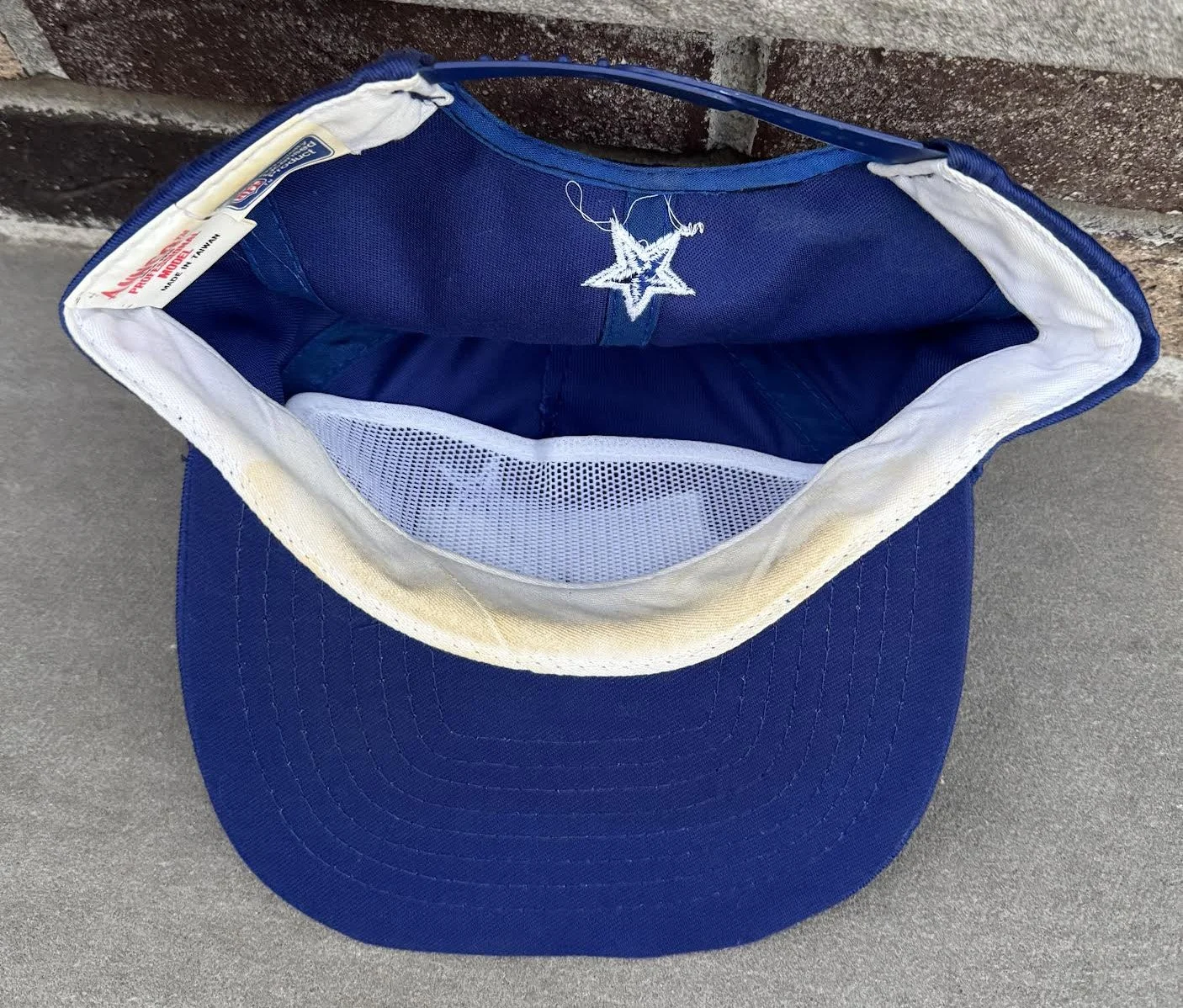 inside of Cowboys hat.jpg
