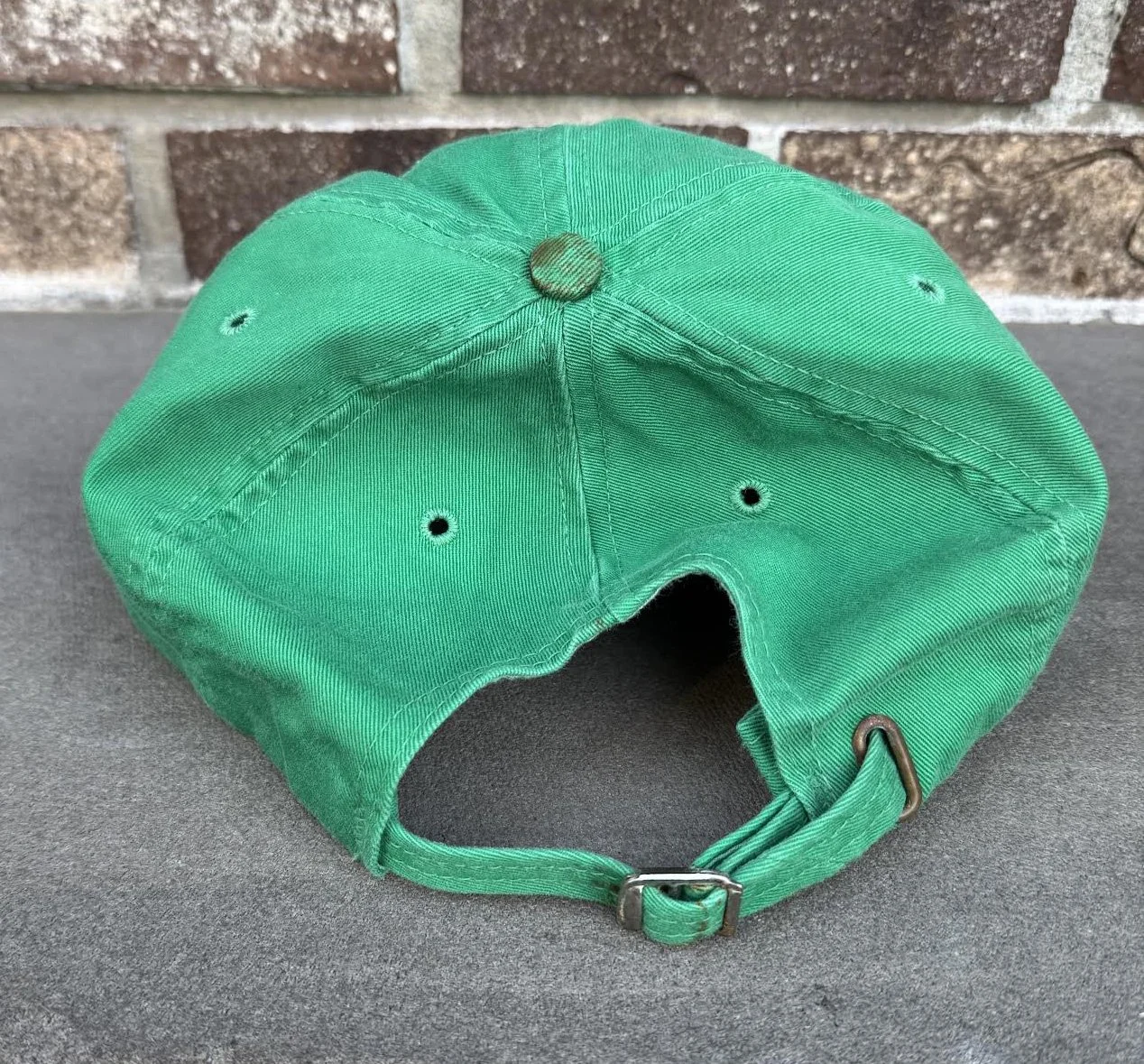 back of polo strapback green.jpg