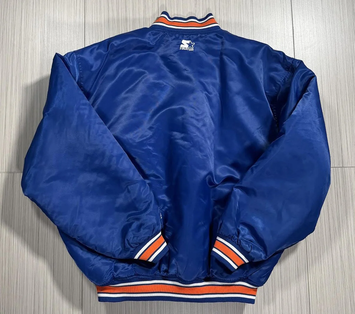 back of Starter Knicks Jacket.jpg