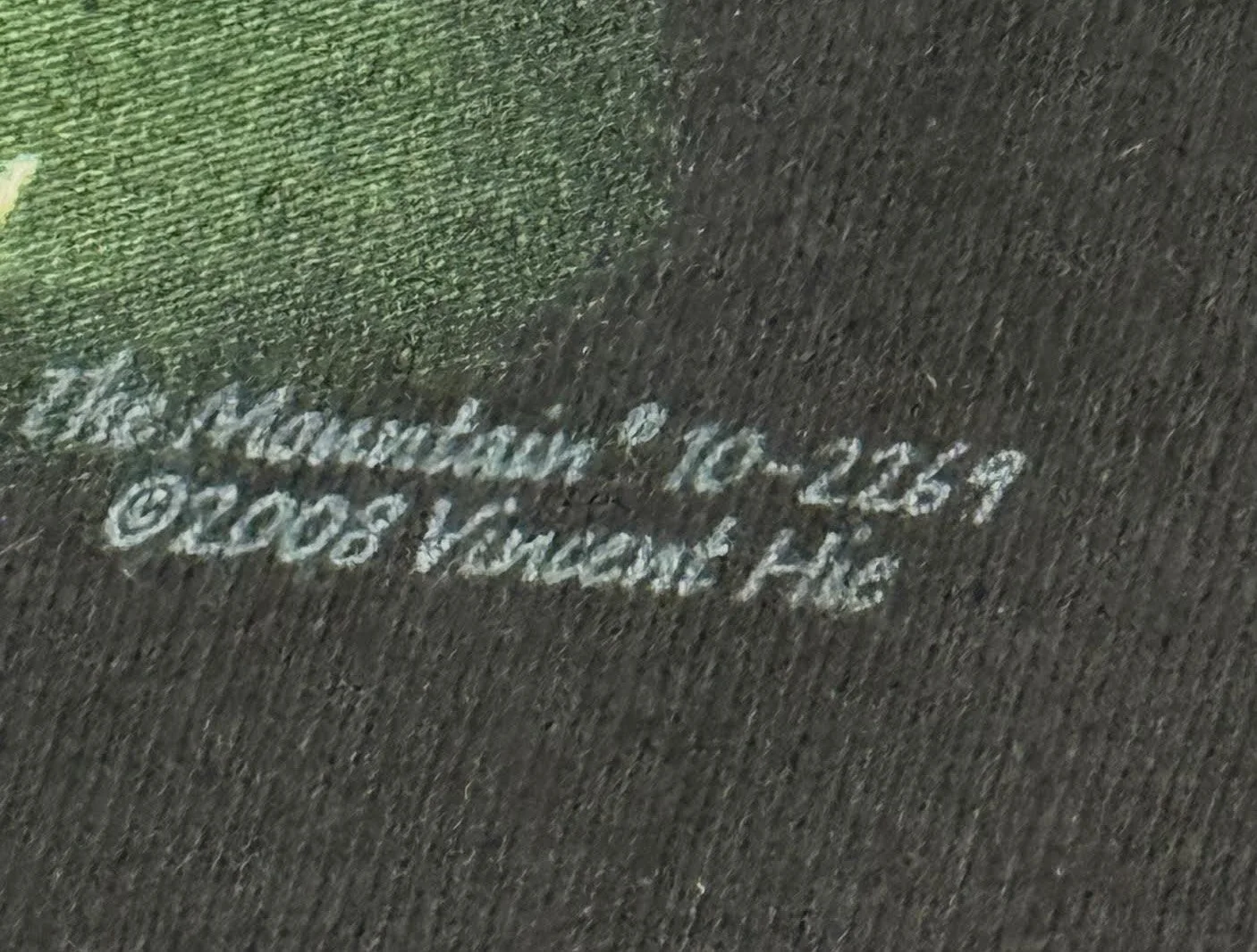 2008 date on Obama shirt.jpg