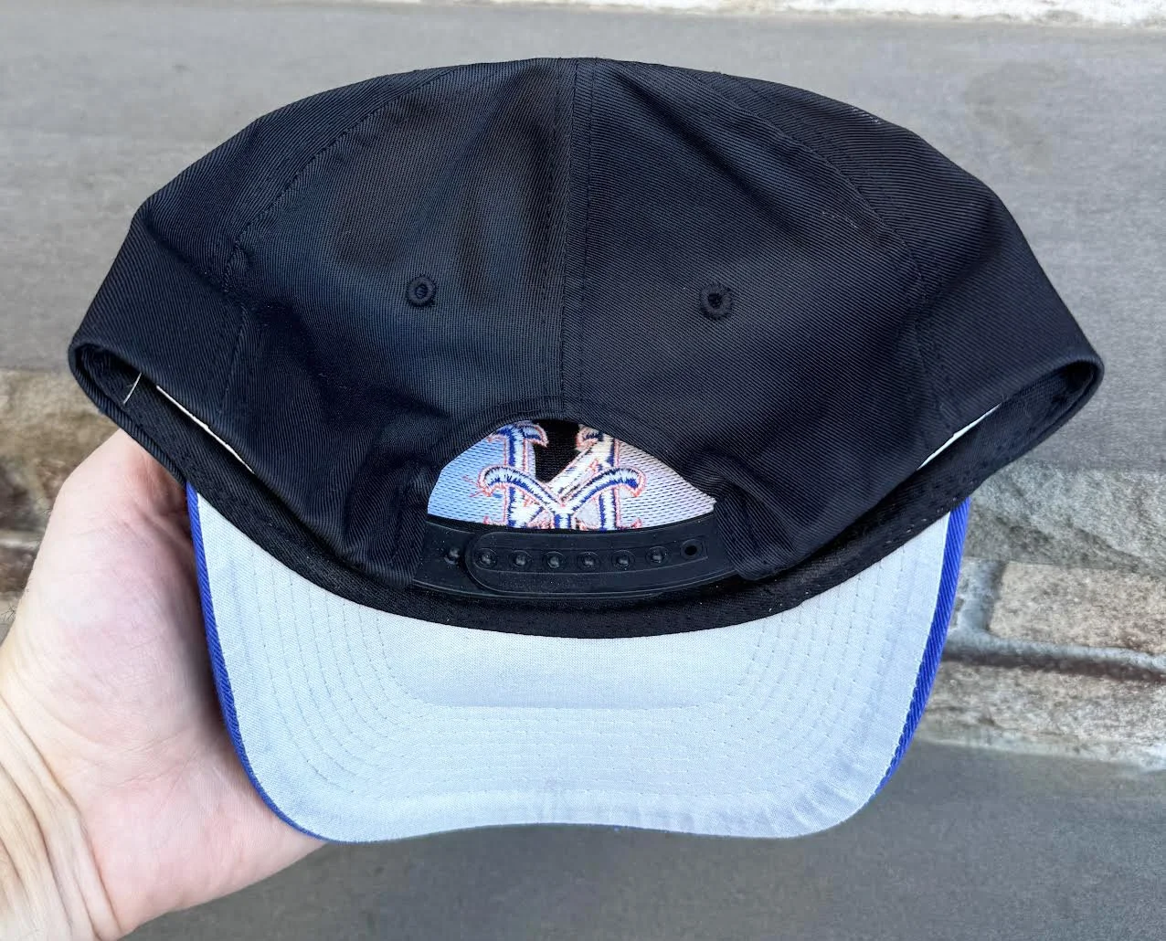 back of Mets Snapback .jpg