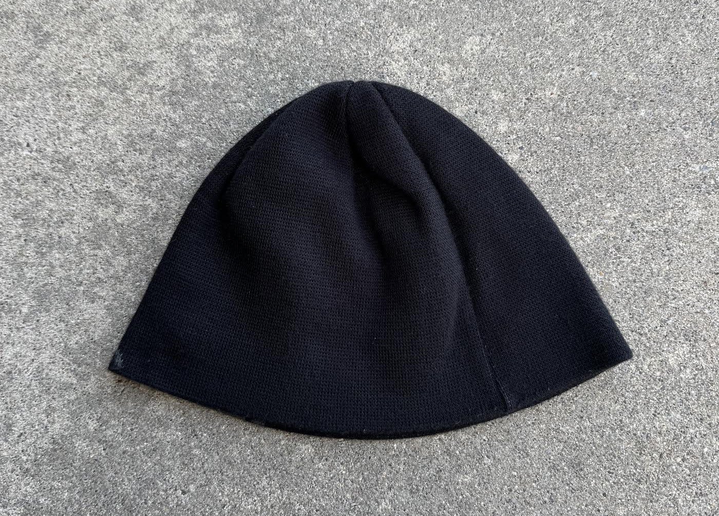 back oakley beanie.jpg