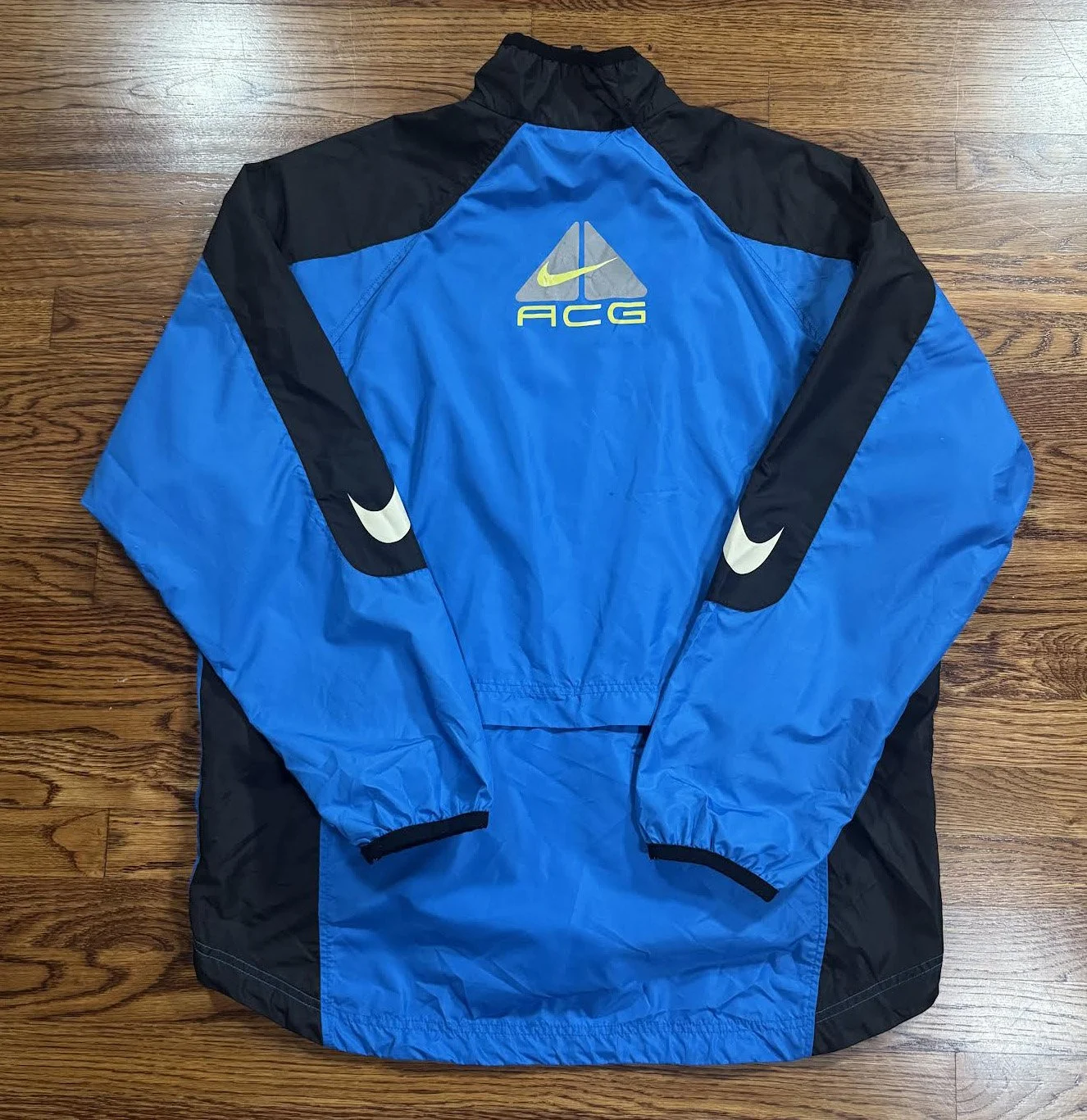 Back of Nike Drake ACG Jacket.jpg