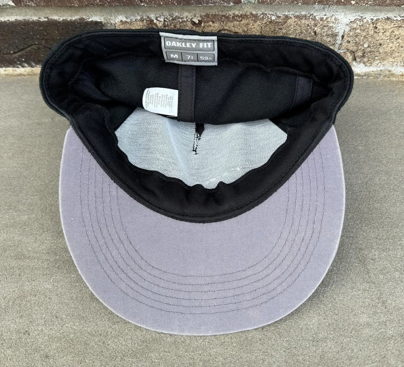 inside Of Oakley Hat .jpg
