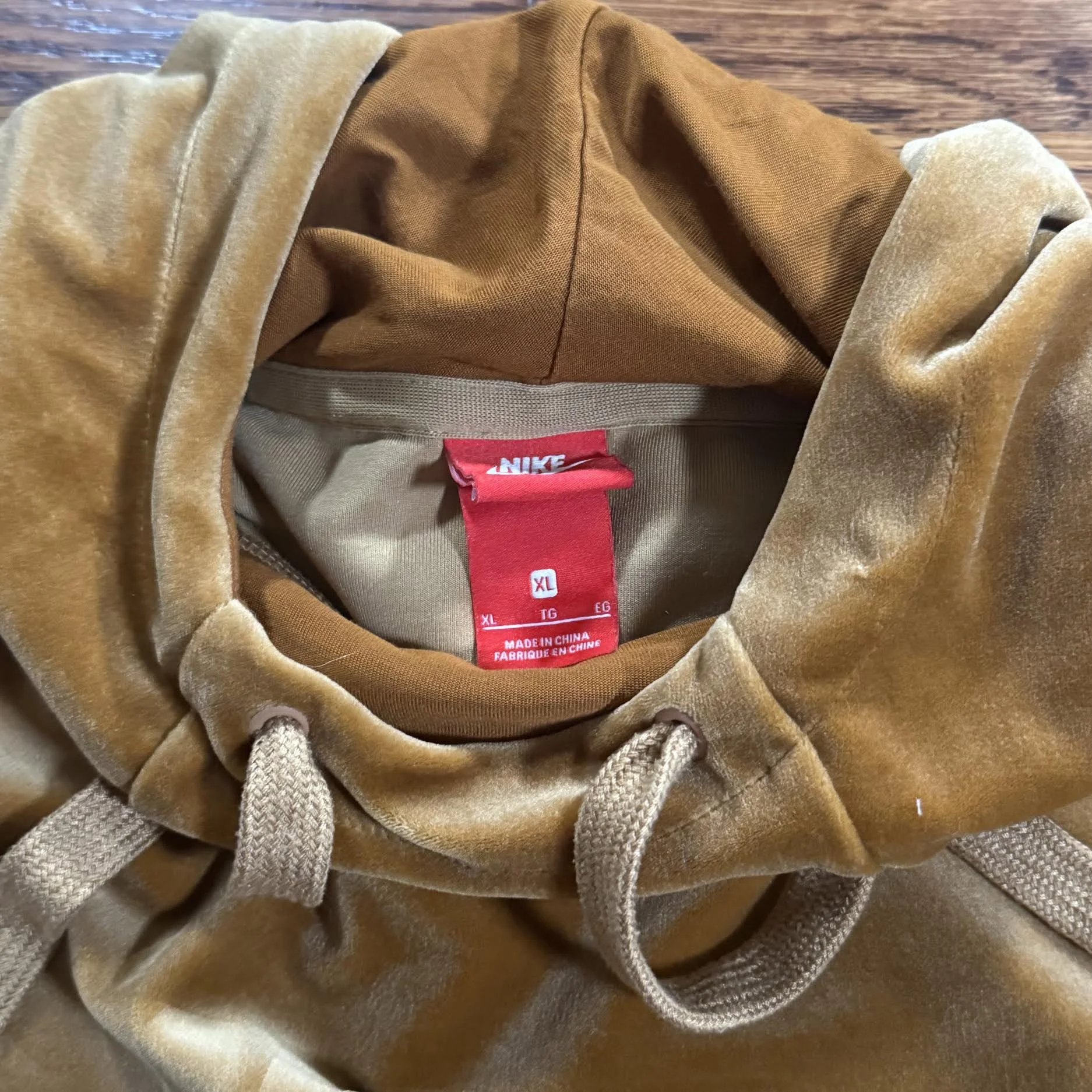 Nike Sportswear tag.jpg