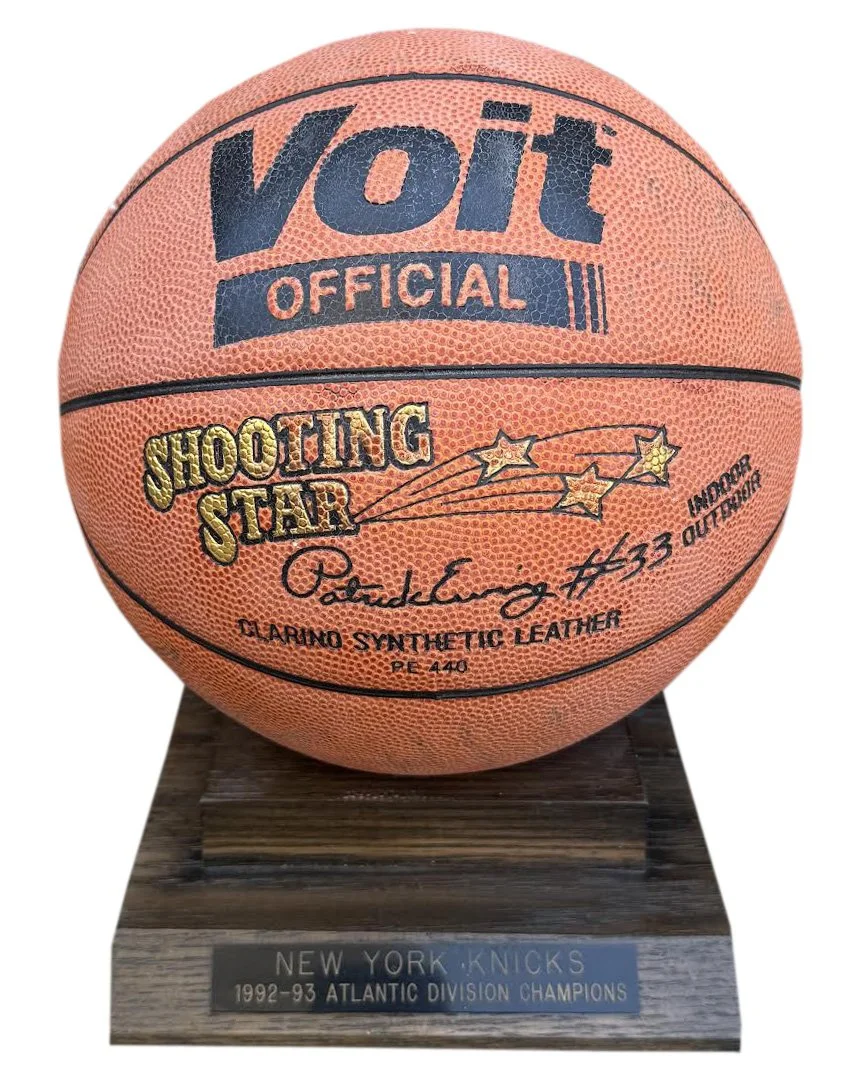 Voit official Basketball Auto by 92-93 Knicks.jpg