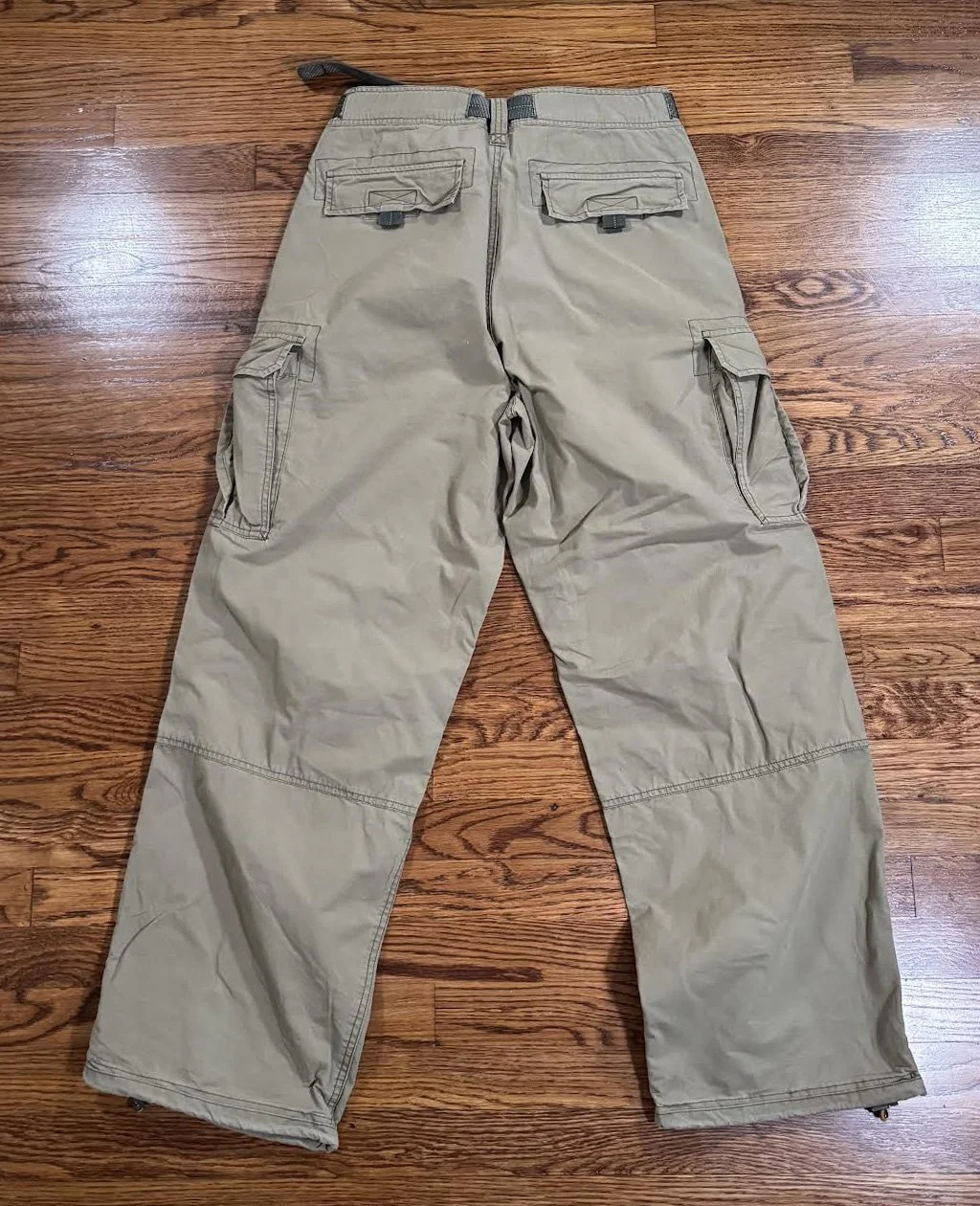 back of Abercrombie pants .jpg