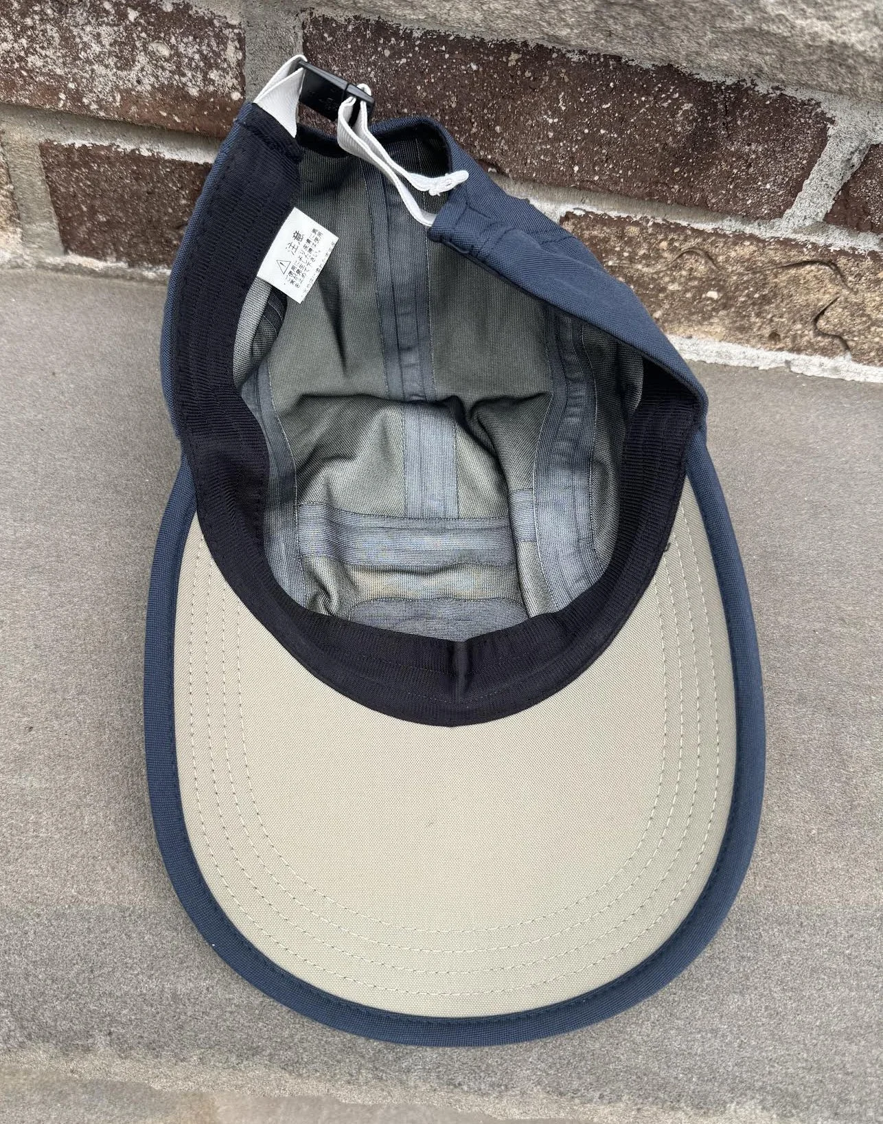 inside of North Face Gore cap.jpg