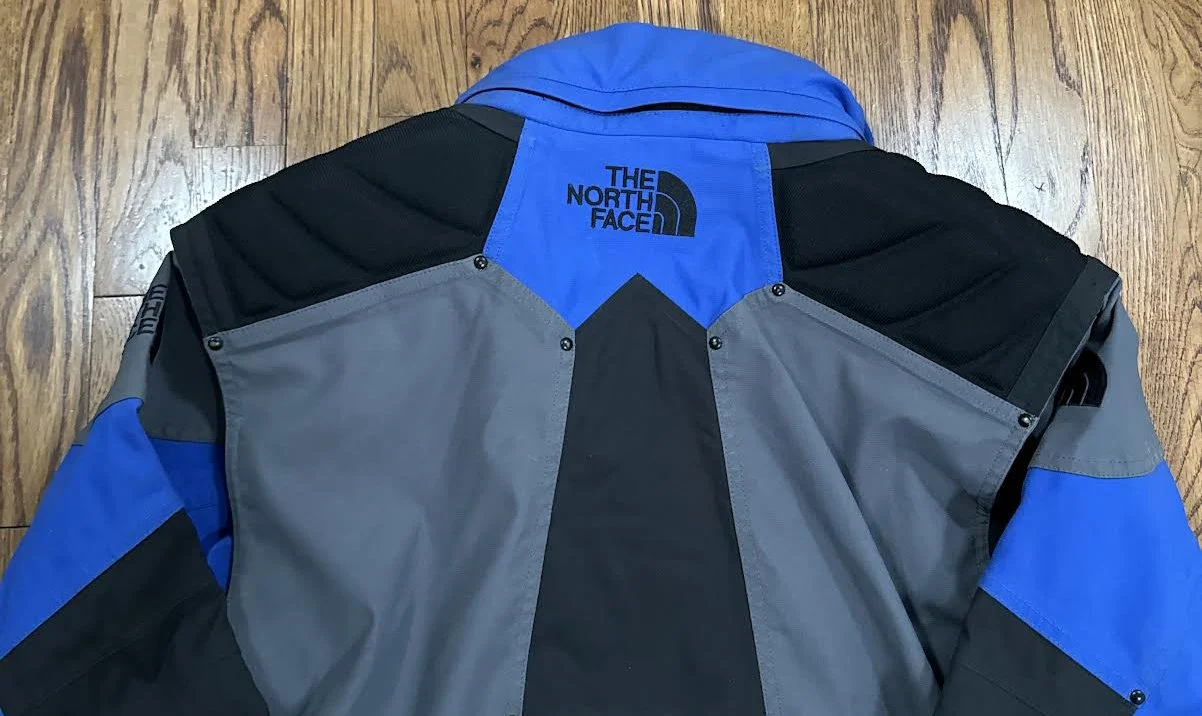 padded shoulders on back of TNF Jacket.jpg