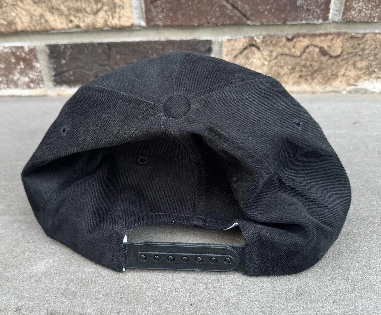 Back of Yankees Snapback.jpg