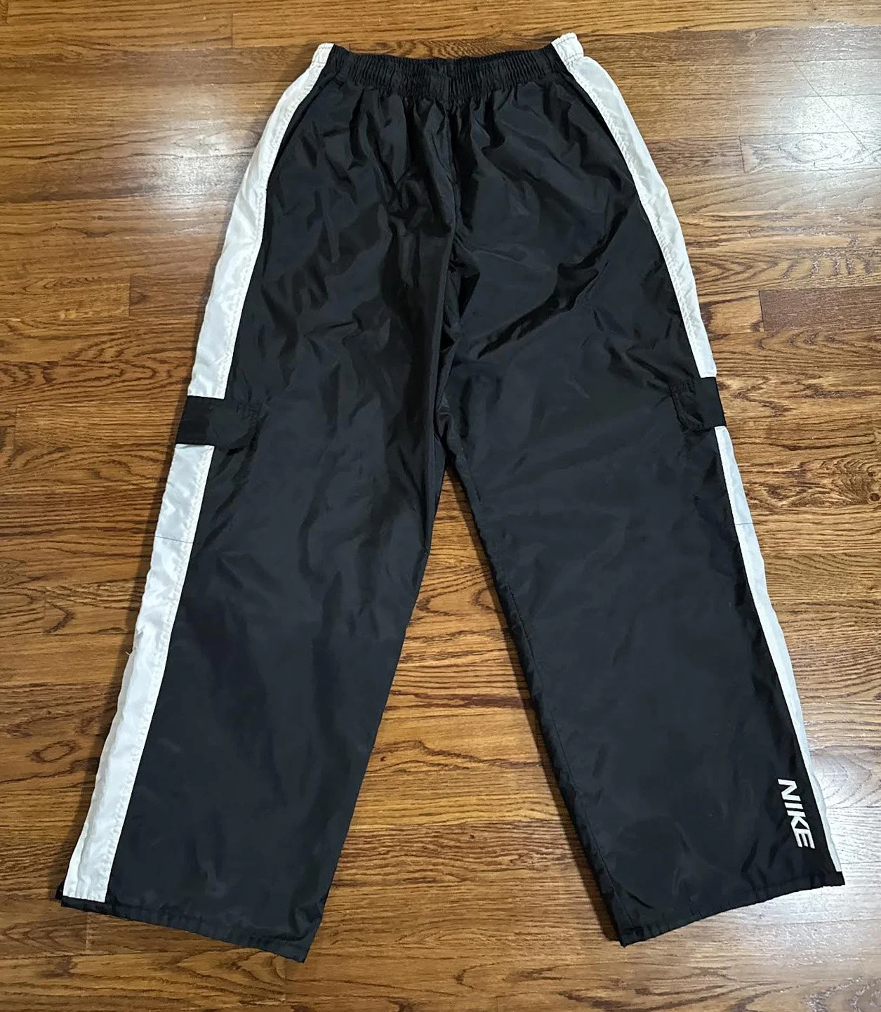 front of Nike Wind pants .jpg