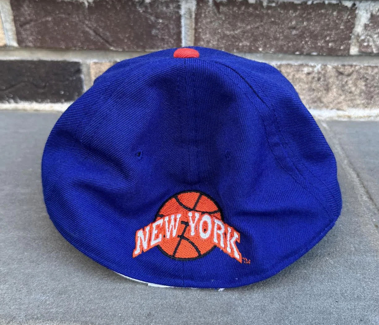 back of New York Knicks Fitted .jpg