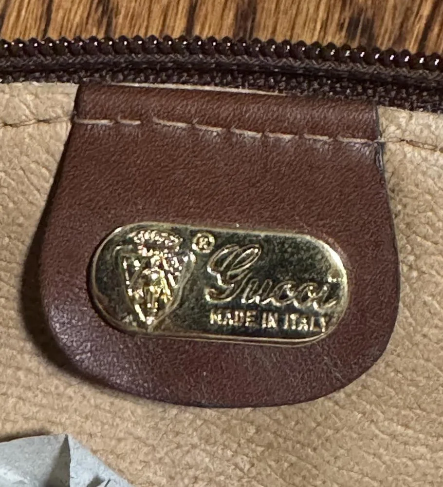 Gucci tag .jpg