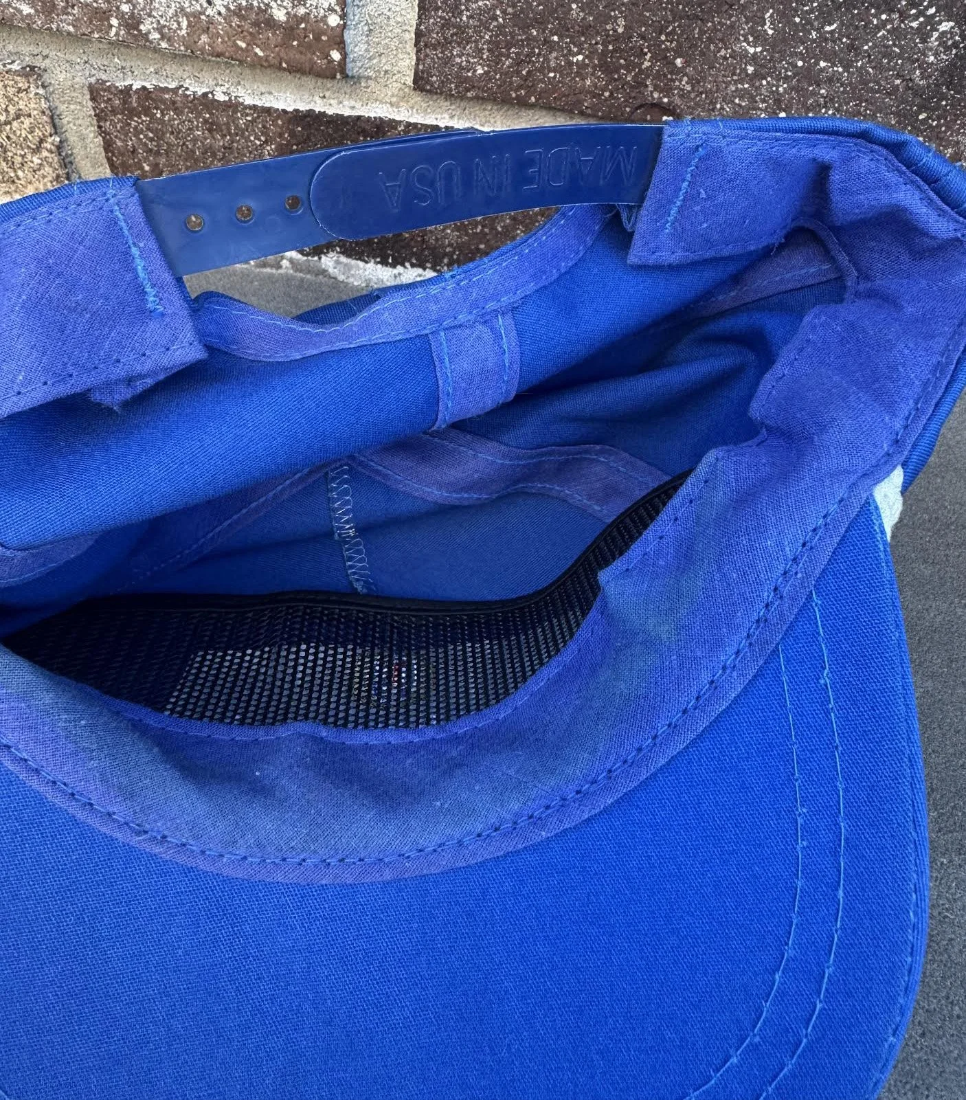 lining Porcshe hat.jpg