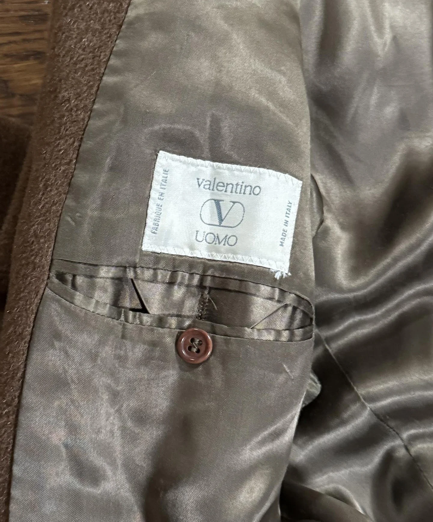 Velntino UOMO tag.jpg