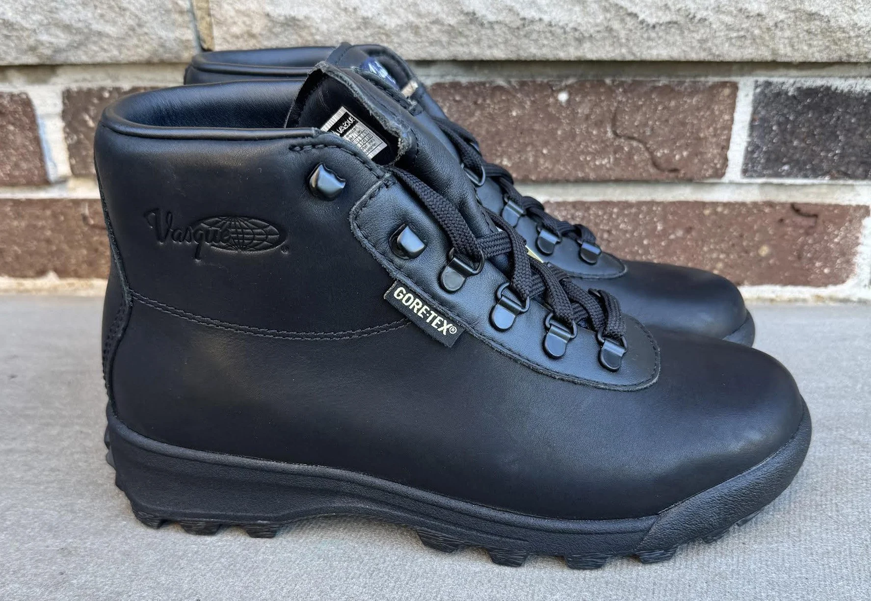 side of Vasque 7128 Sundowner GTX Black.jpg