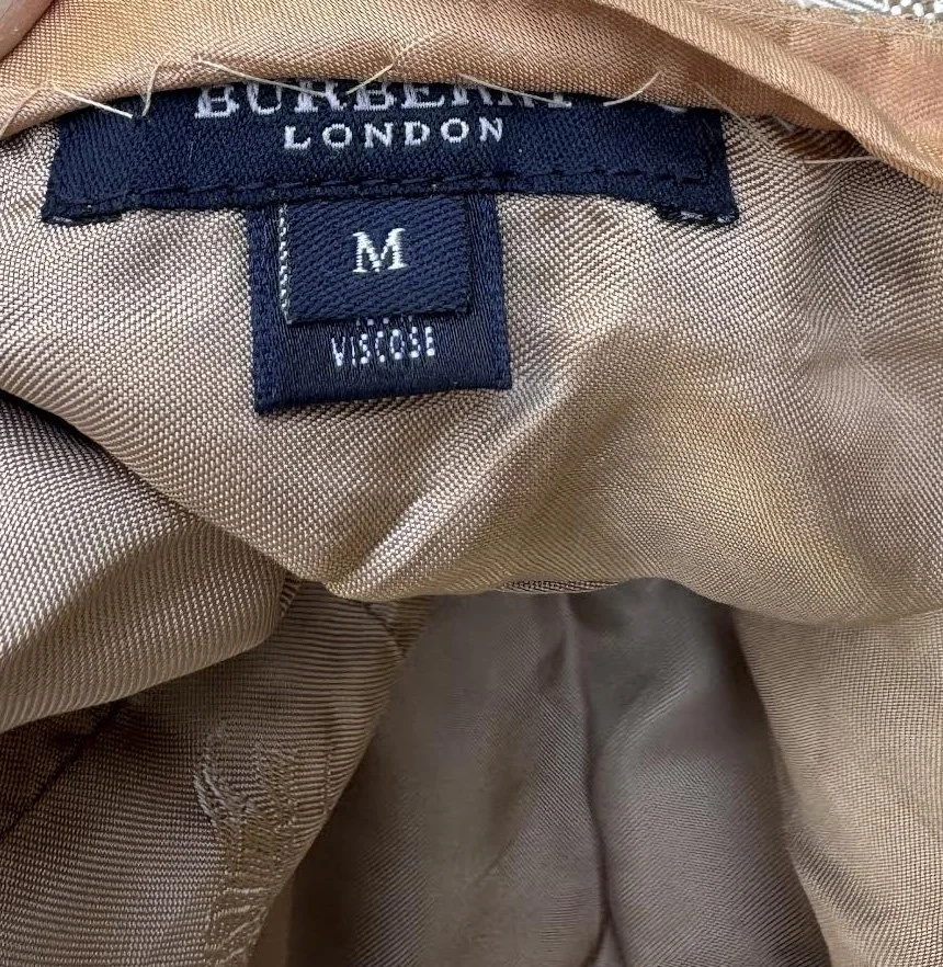Burberry London tag.jpg