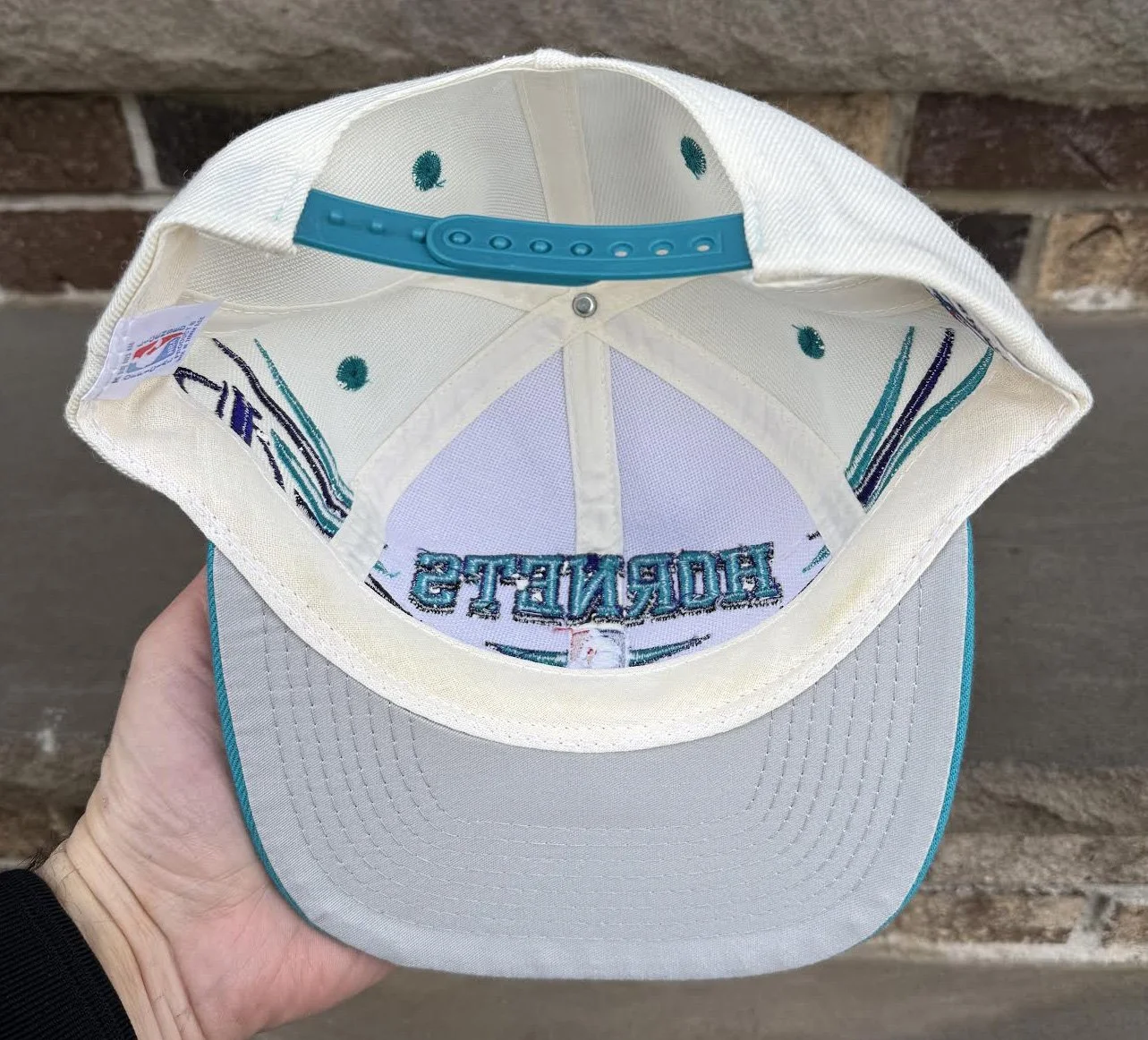inside of Hornets Diamond Cut 90s hat.jpg