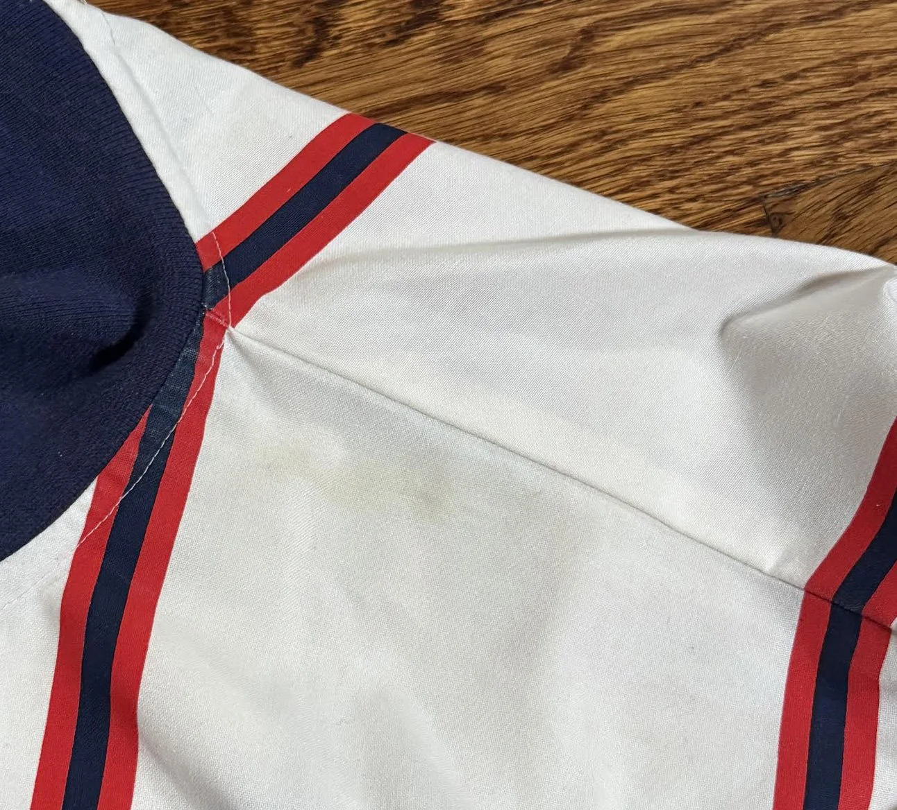 yellowing on sleeve .jpg